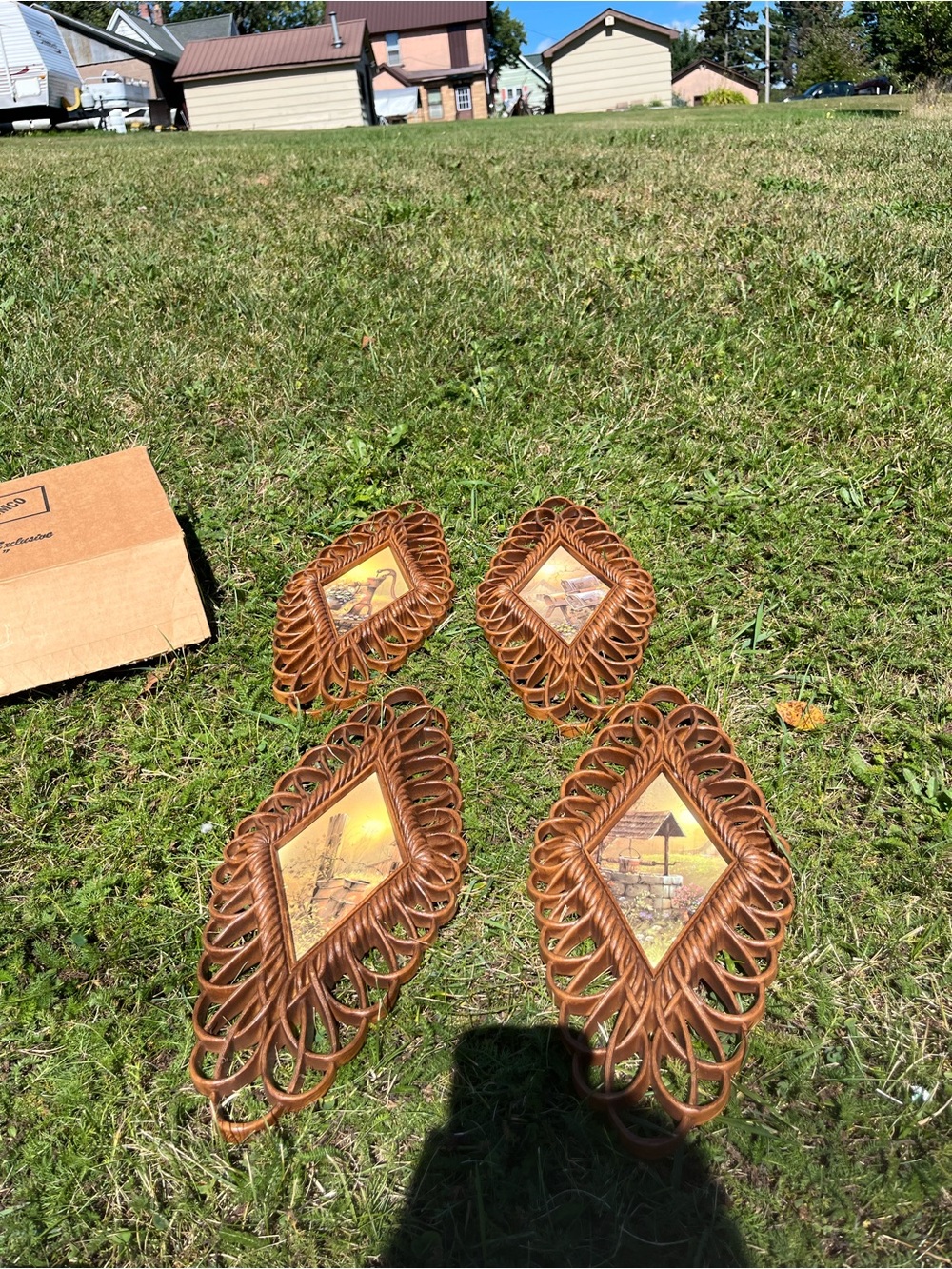 HomCo Burwood Wall Plaques